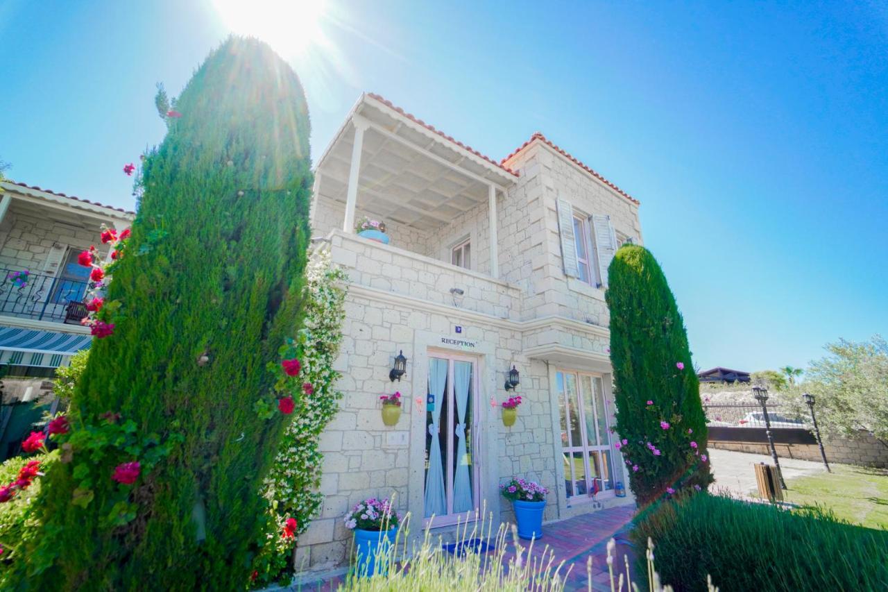 Alacati Marina Palace Exterior foto